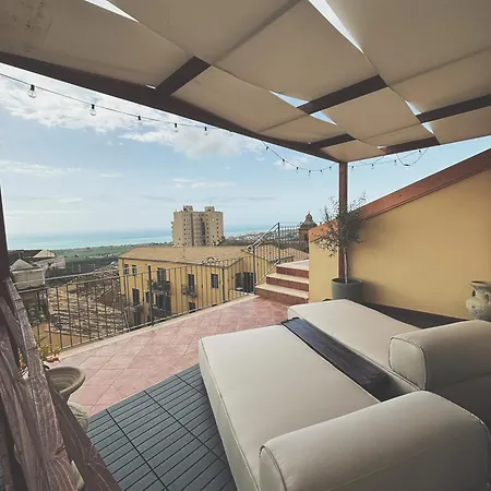 La Mennulara La Terrazza Del Centro Storico בית הארחה אגריג'נטו